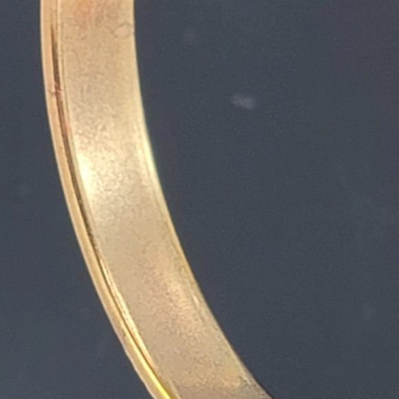 Set of gold tone red and black bracelets. GUC - Picture 6 of 8